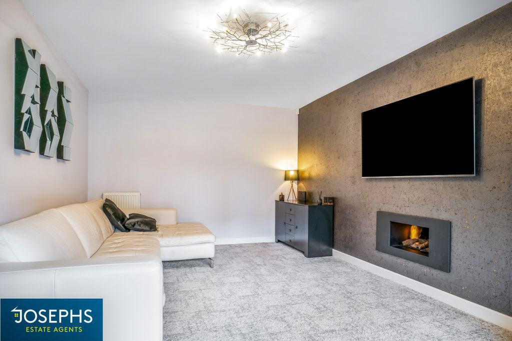 Property photo 2 of 52