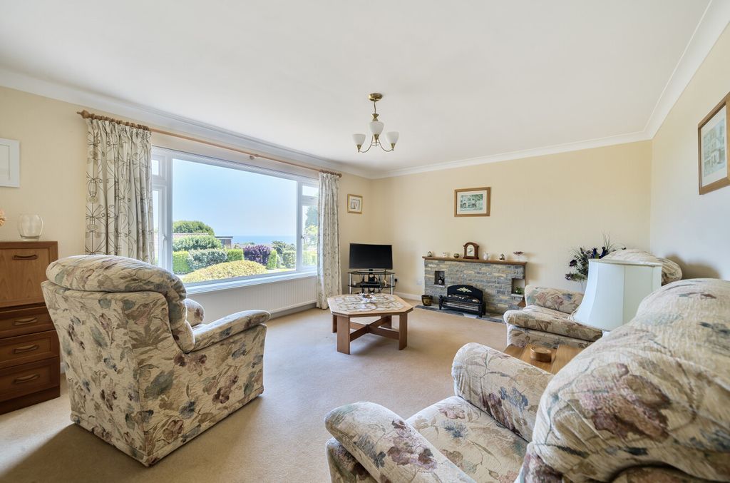 Property photo 2 of 19 1313016-10-6852Ba...