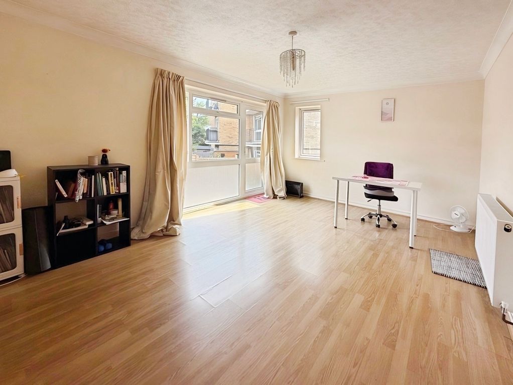 Property photo 2 of 7 Living Room