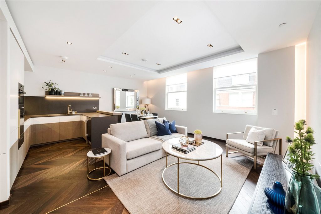 Property photo 1 of 17 The Colyer