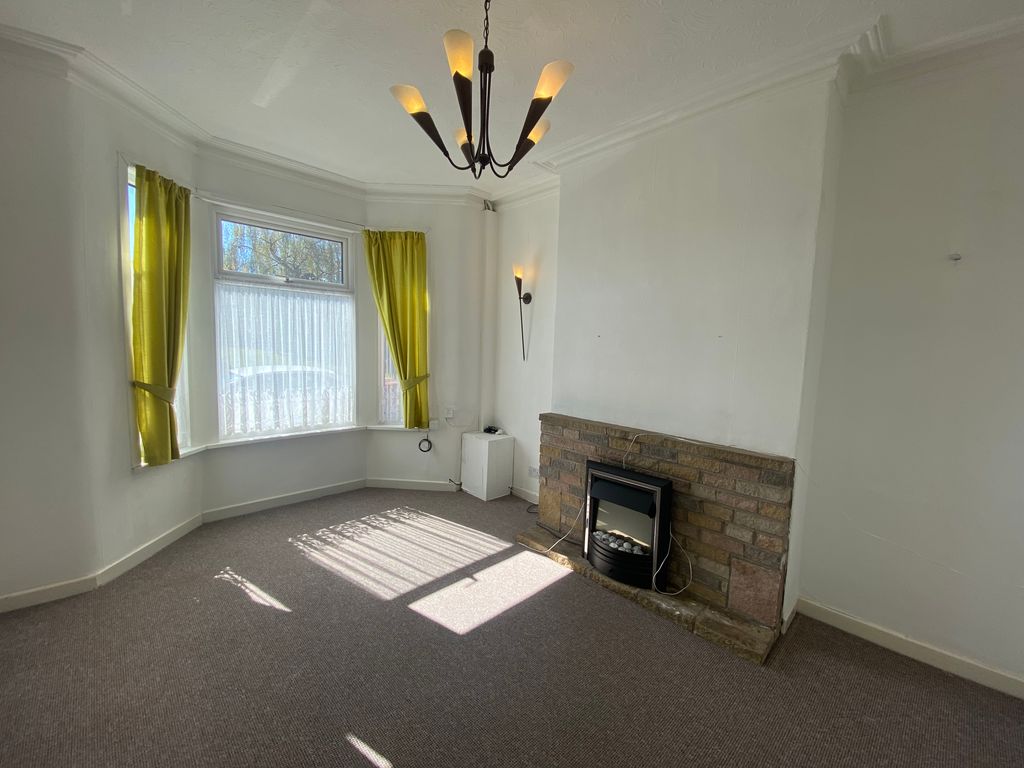Property photo 3 of 12 Living Room