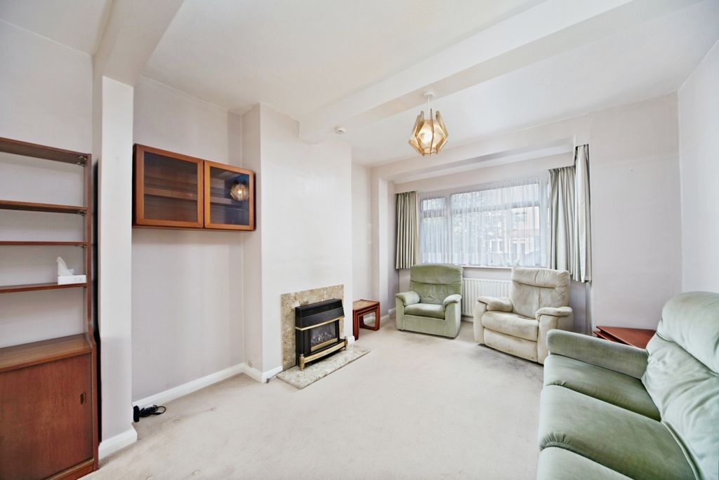 Property photo 2 of 17 Photo