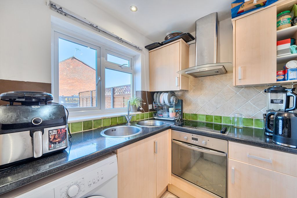 Property photo 3 of 13 Kitchen