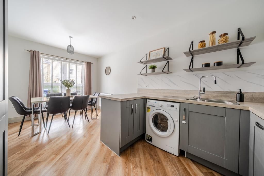 Property photo 2 of 21 Kitchen