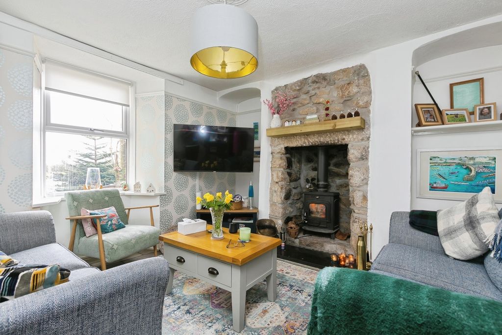 Property photo 2 of 13 Pbox-Img.Jpg