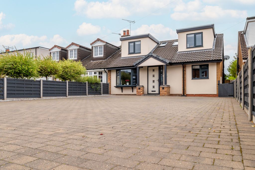 Property photo 1 of 28