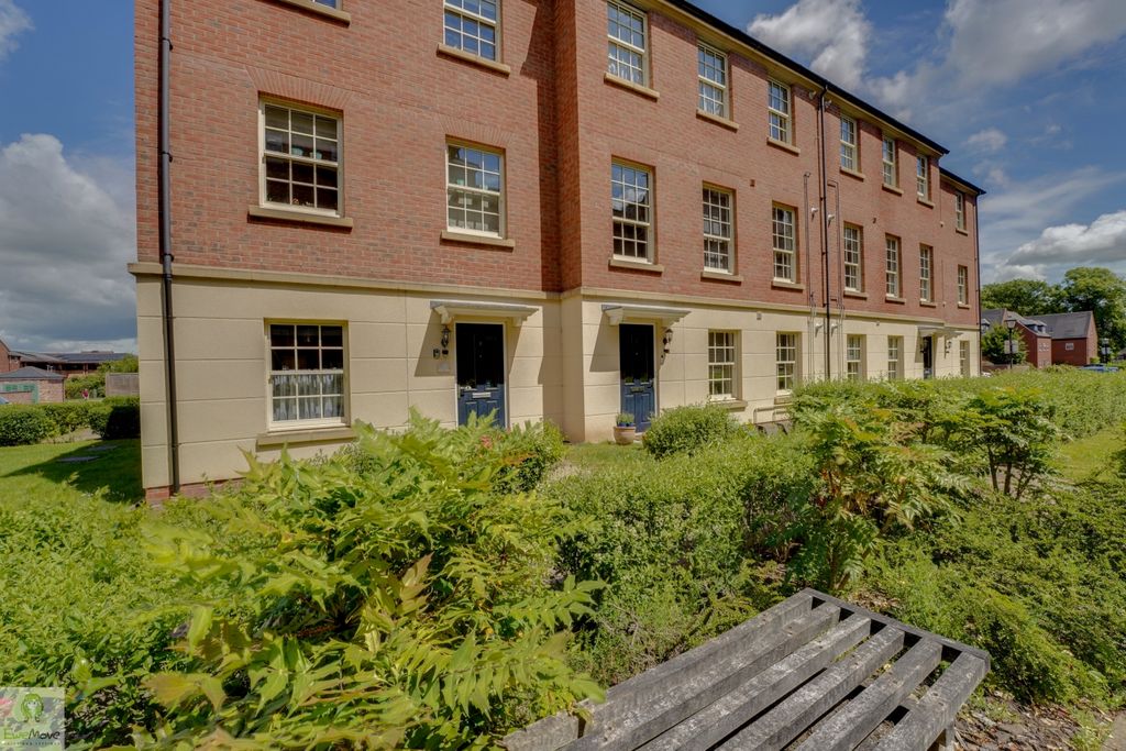 Property photo 3 of 9 Dsc04736-Dsc04740