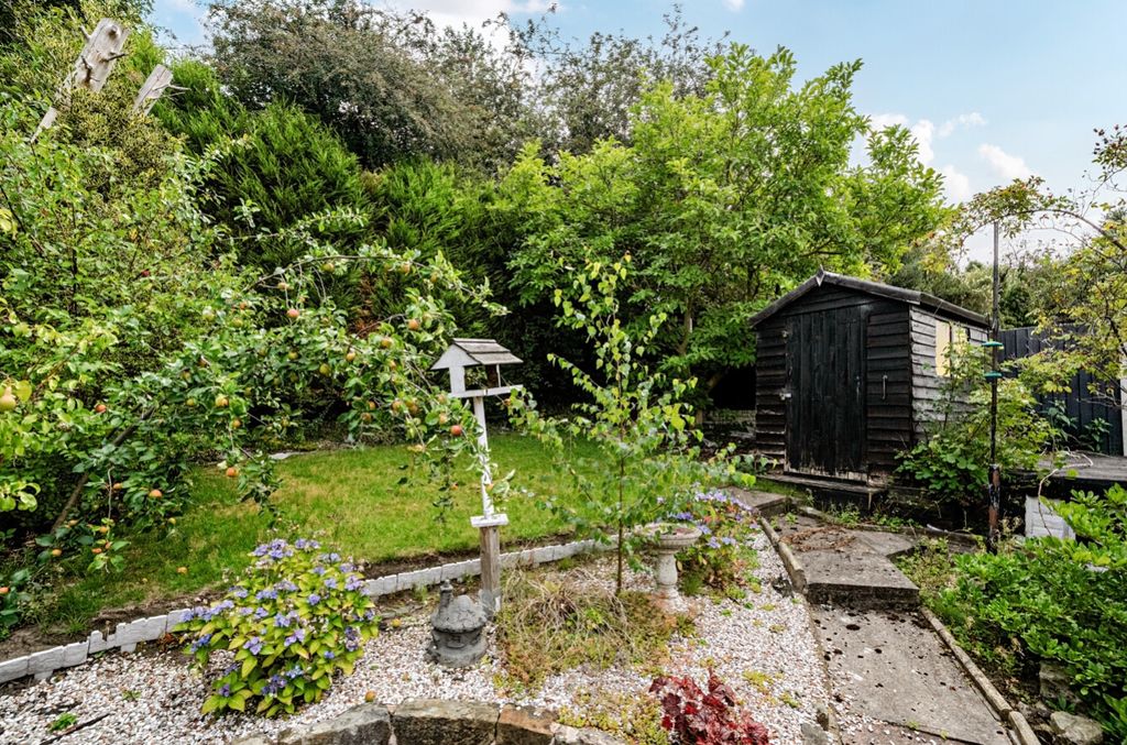 Property photo 3 of 15 Back Garden - Upper Tier