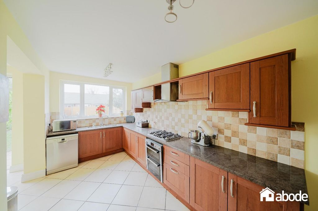 Property photo 3 of 30