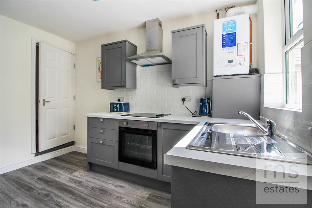 Property photo 2 of 12 Img_8233.Jpg