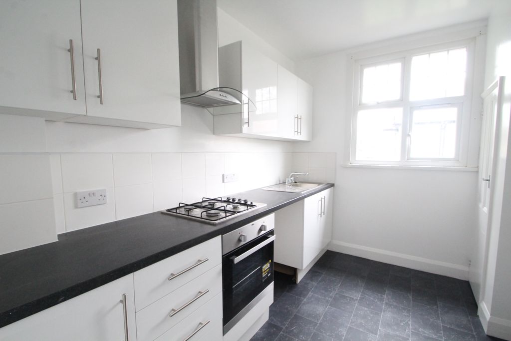 Property photo 2 of 5 Photo 04