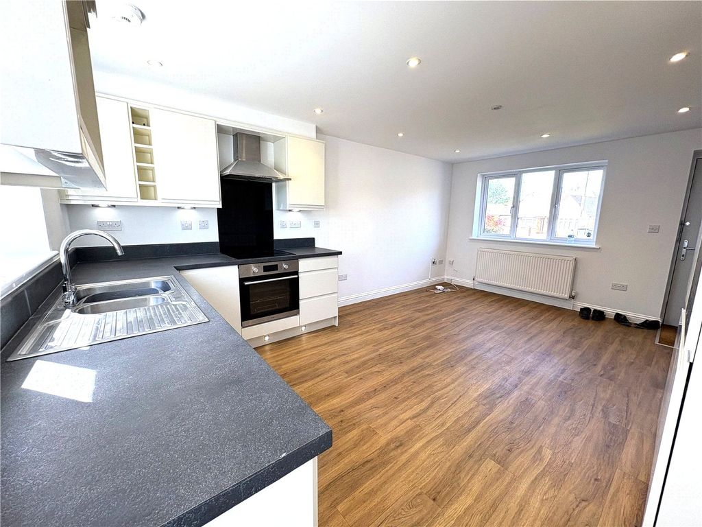 Property photo 2 of 14 Picture No. 18