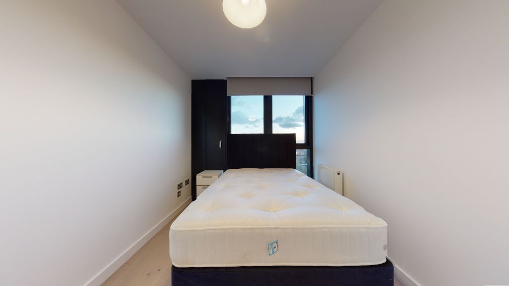 Property photo 3 of 16 Bedroom