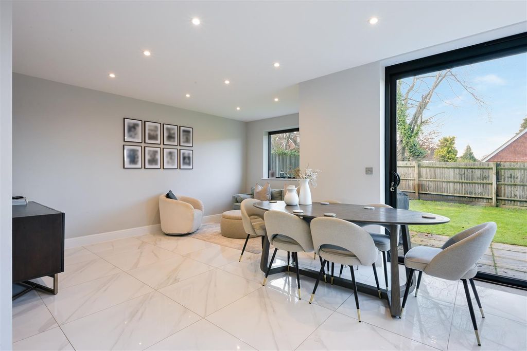 Property photo 3 of 29 Elder Close