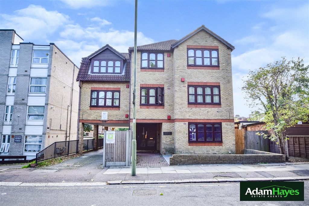 Property photo 1 of 8