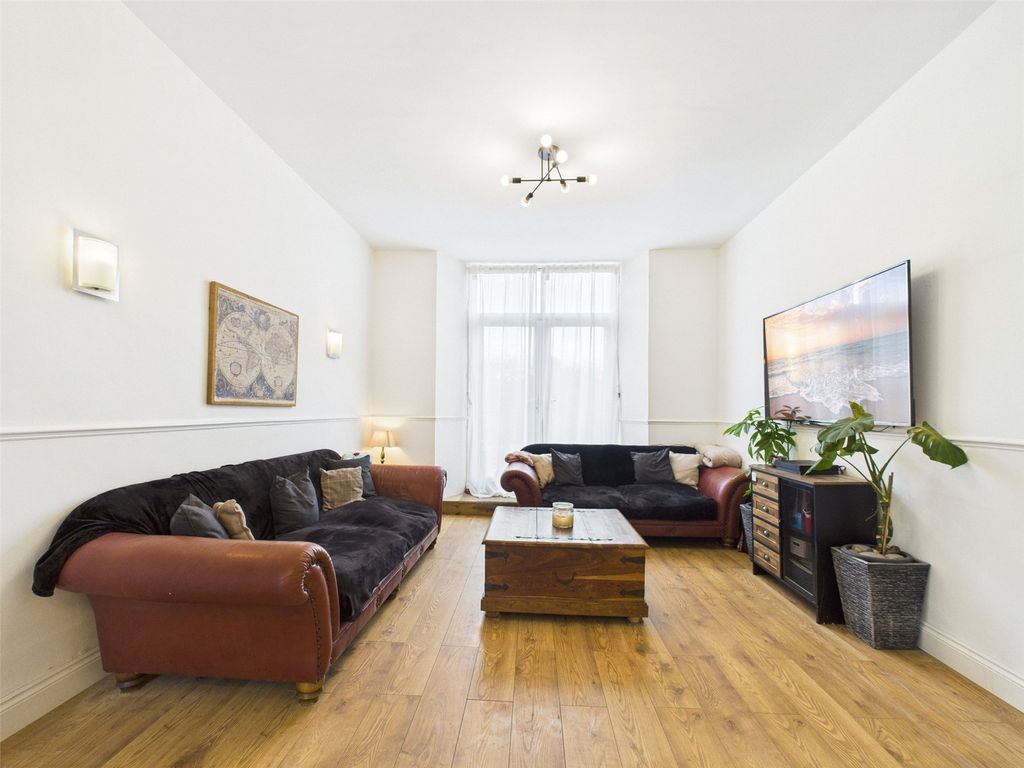 Property photo 2 of 12 Picture No. 05