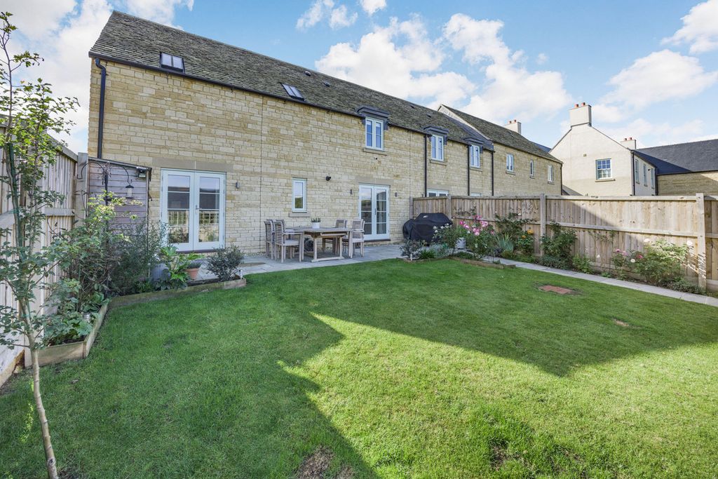 Property photo 3 of 22