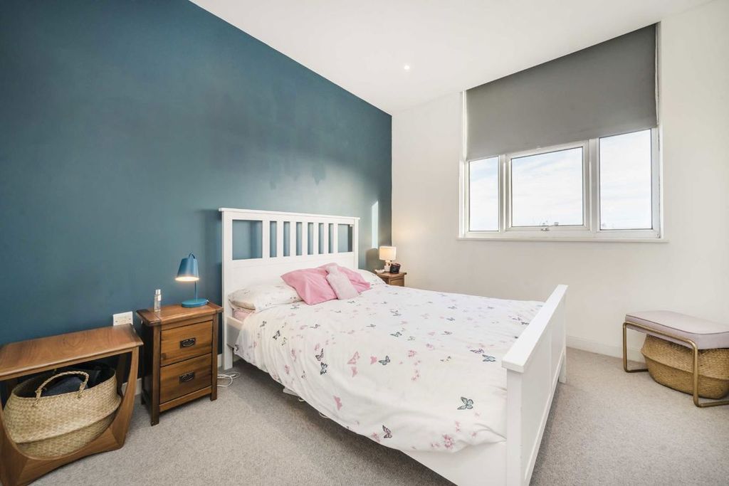 Property photo 3 of 6