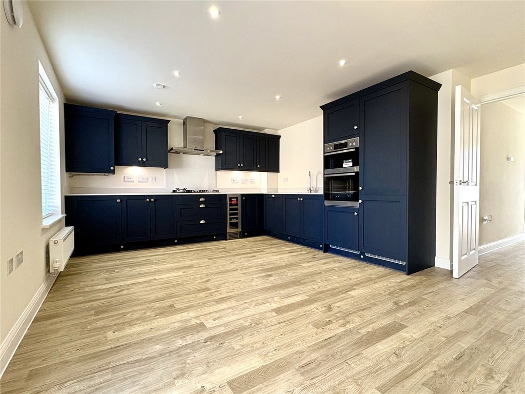 Property photo 3 of 11 Picture No. 02