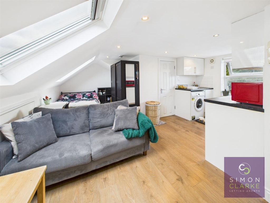 Property photo 1 of 6 Cam05425G0-Pr0060-Still003.Jpg