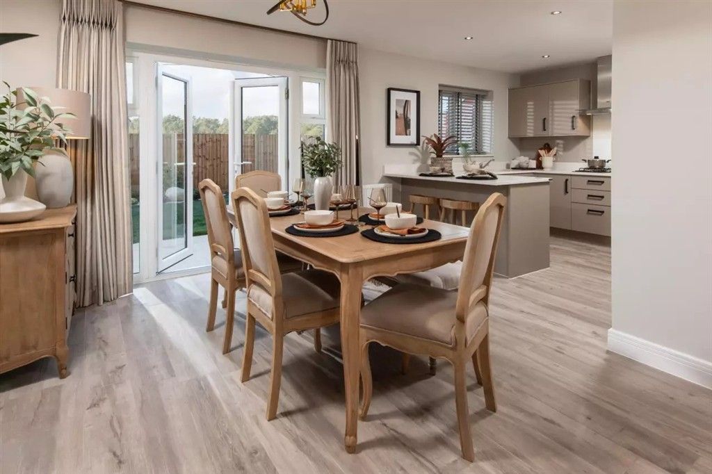 Property photo 3 of 13 Dining Area