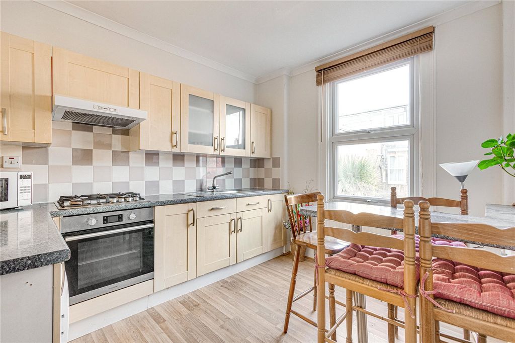 Property photo 1 of 8