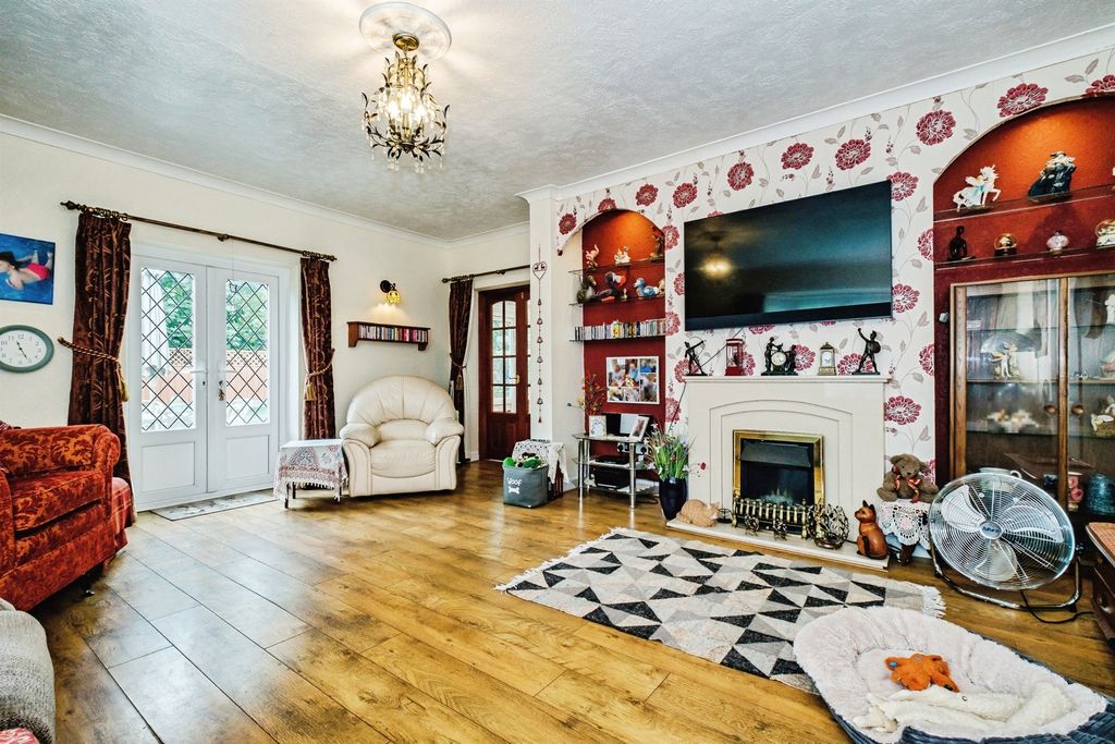 Property photo 2 of 25