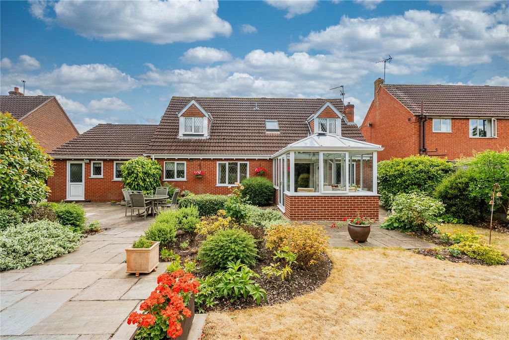 Property photo 2 of 21 Picture No. 16