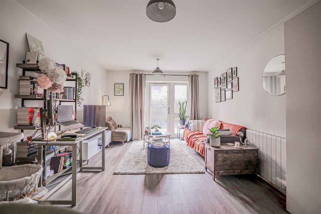 Property photo 3 of 20 980A0322-1.Png