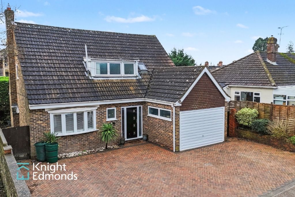 Property photo 1 of 24