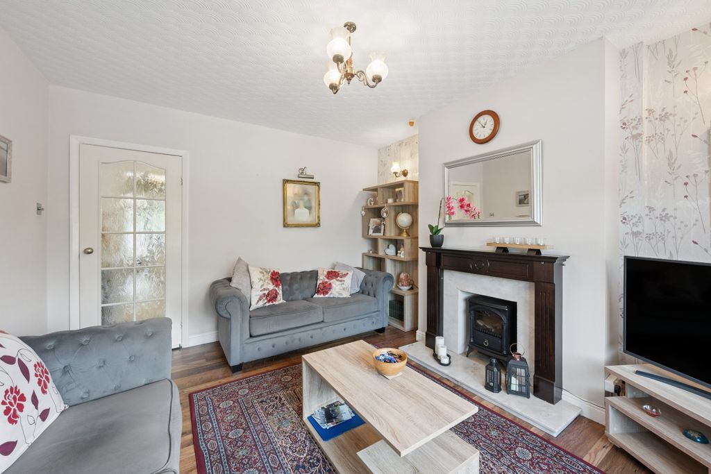 Property photo 3 of 16 5181836