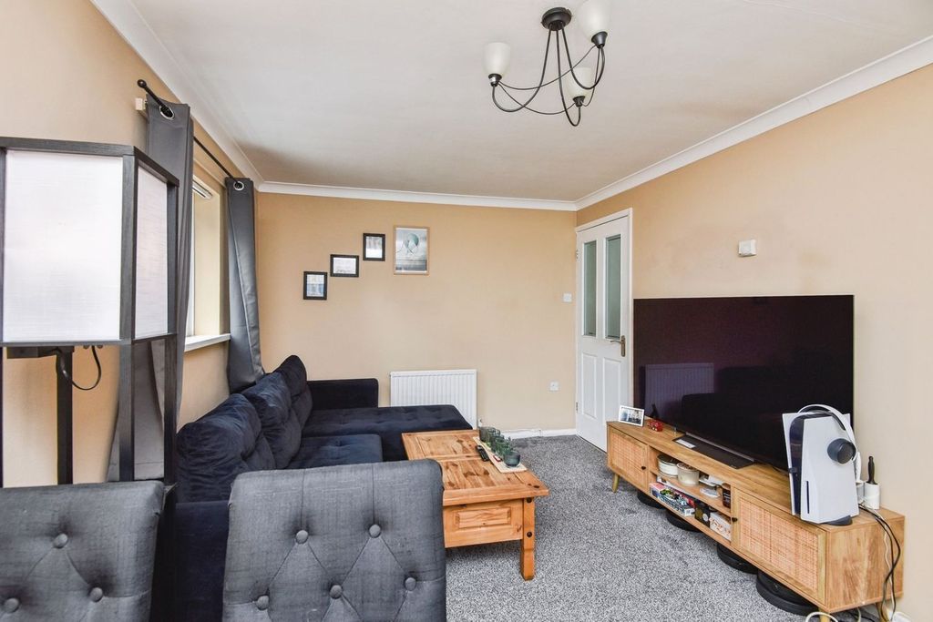 Property photo 3 of 16
