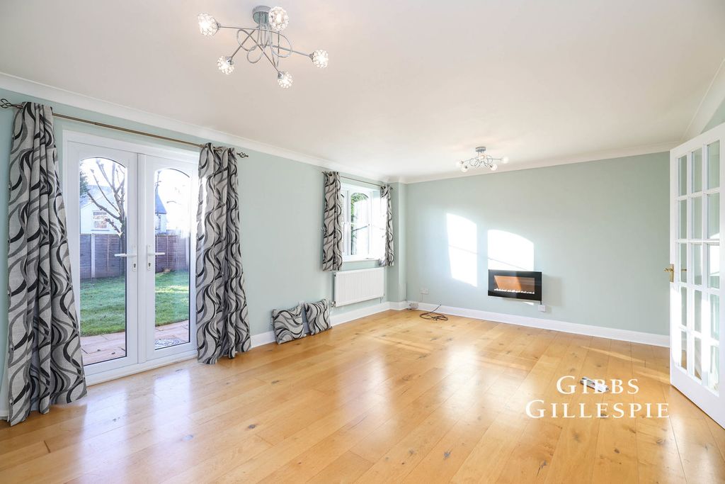 Property photo 3 of 10 Photo