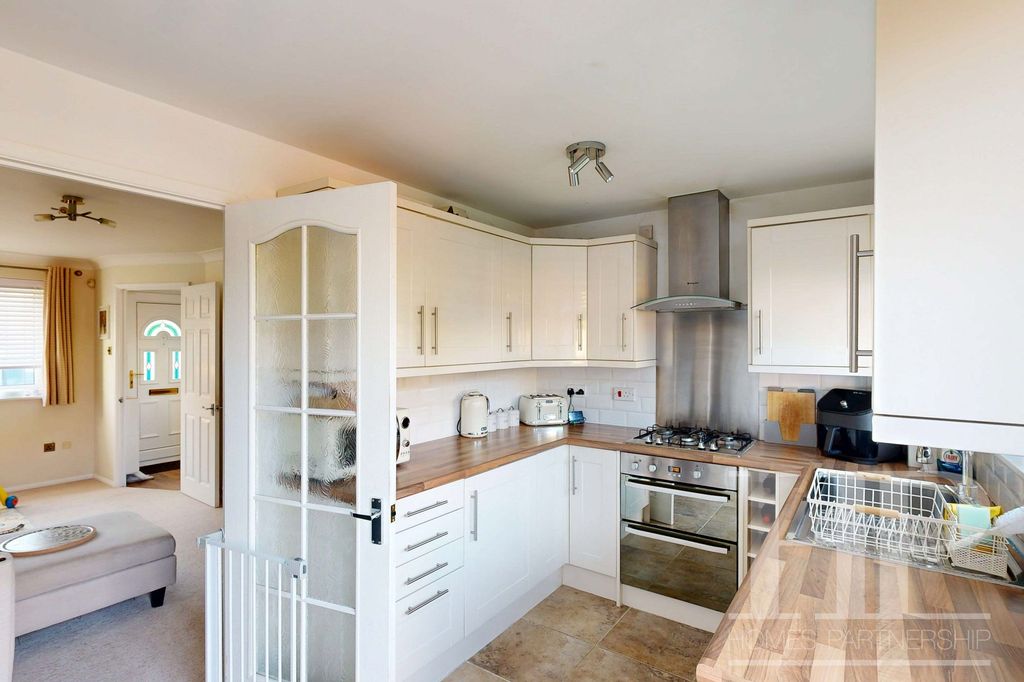 Property photo 3 of 19