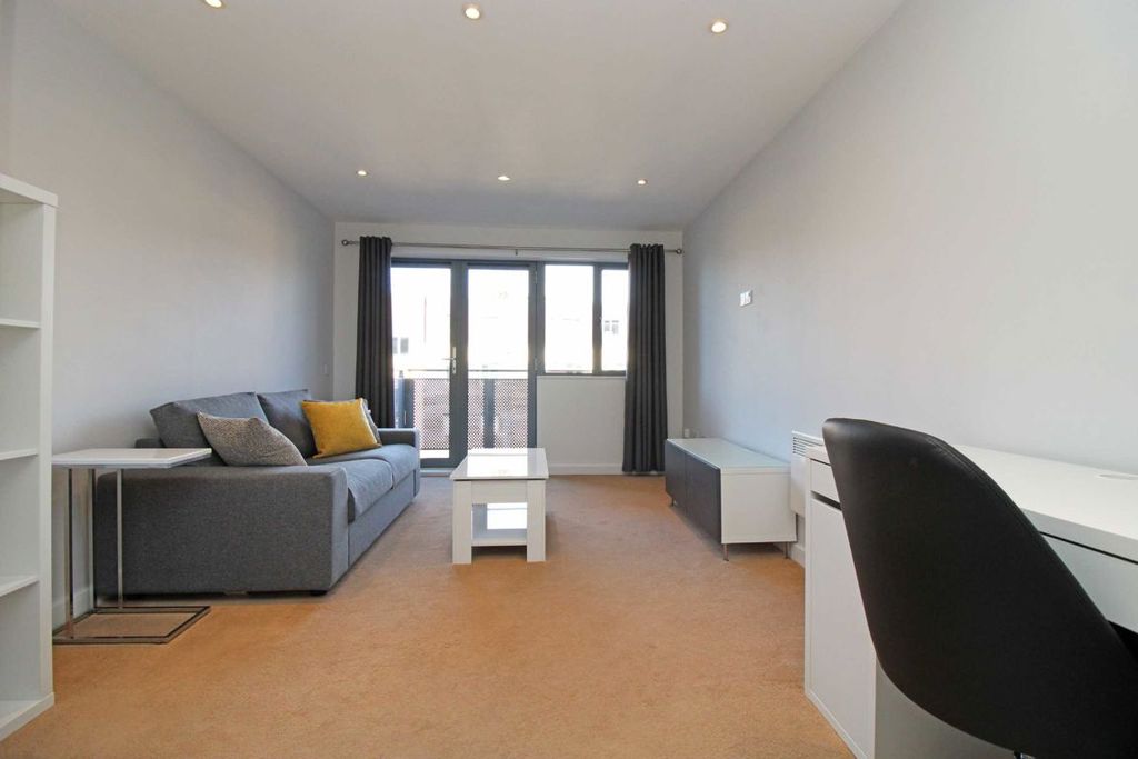 Property photo 2 of 6