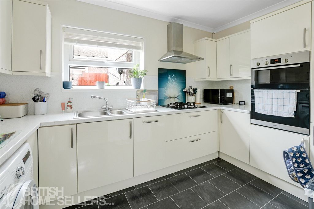 Property photo 2 of 15 Picture No. 26