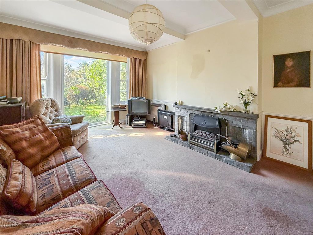 Property photo 3 of 21