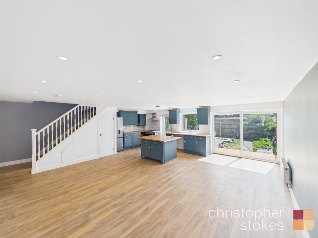 Property photo 3 of 12 4834173