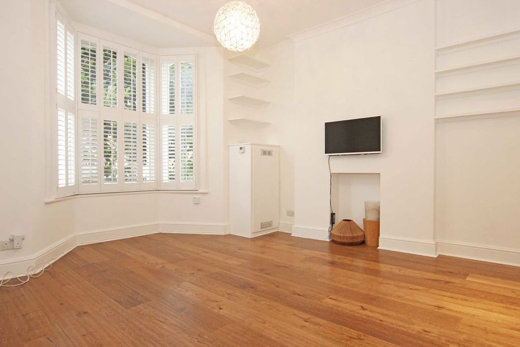 Property photo 1 of 5