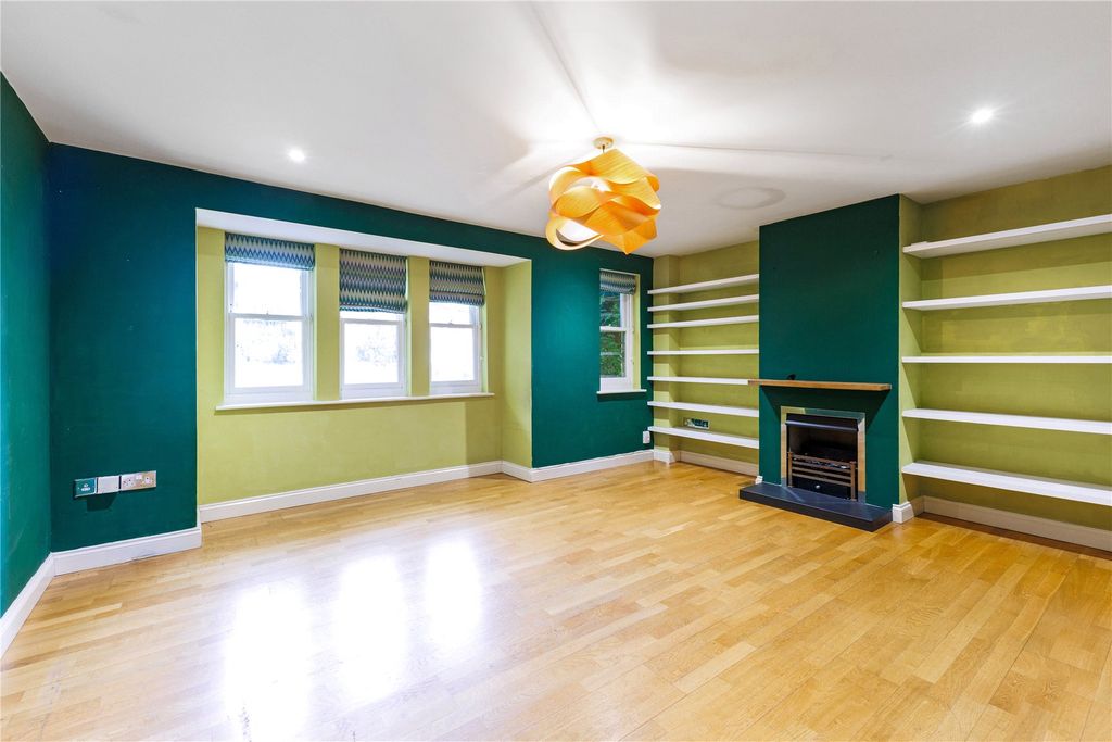 Property photo 3 of 14 Picture No. 06