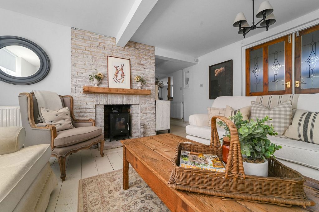 Property photo 3 of 49