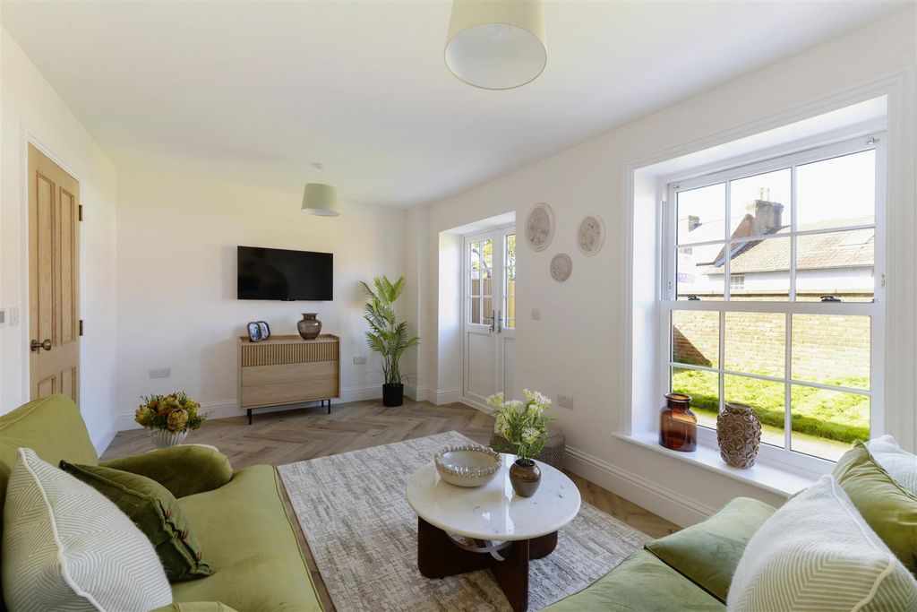 Property photo 3 of 22 07