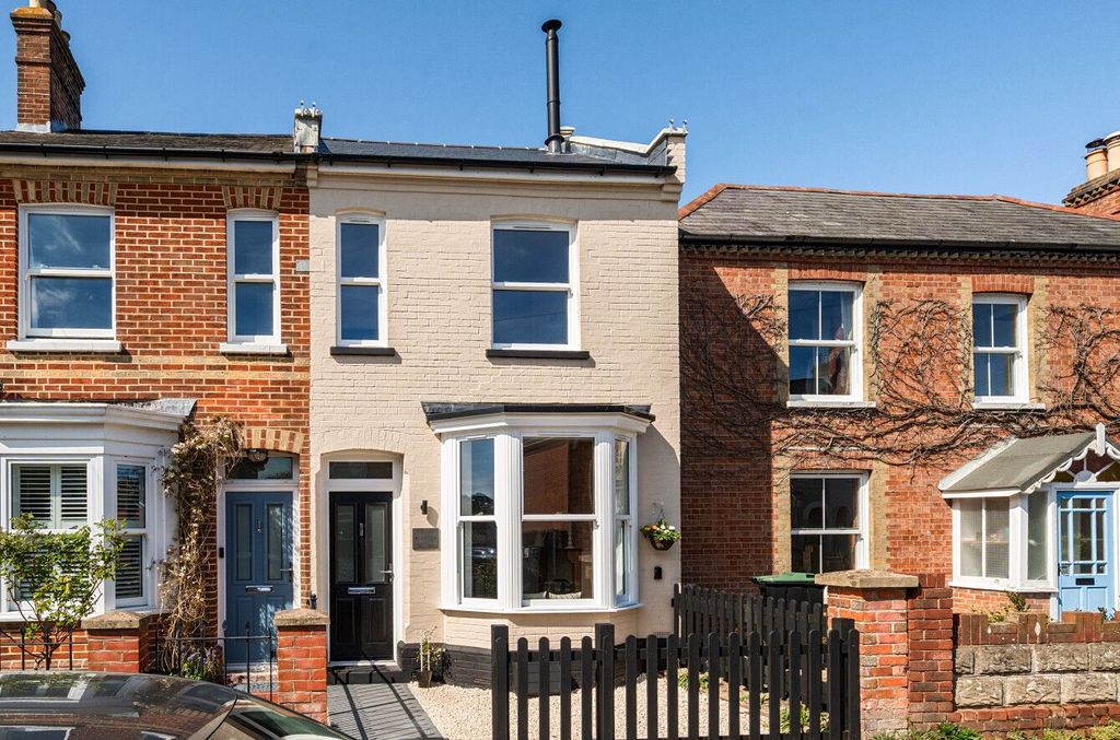 Property photo 1 of 12