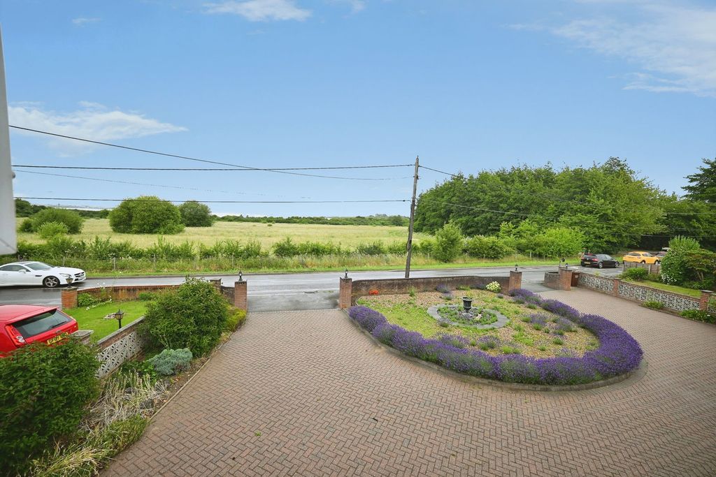 Property photo 3 of 37