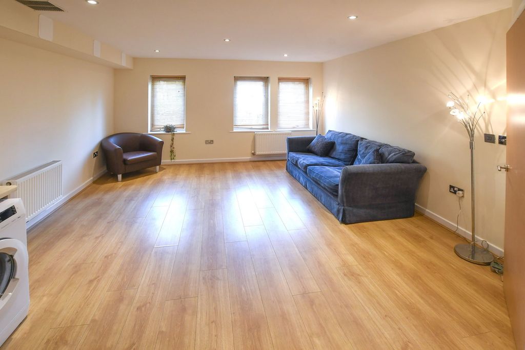 Property photo 3 of 12