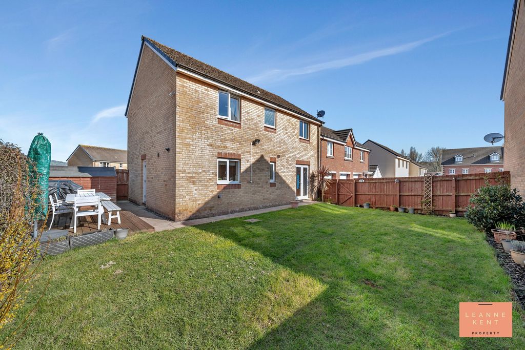 Property photo 3 of 33