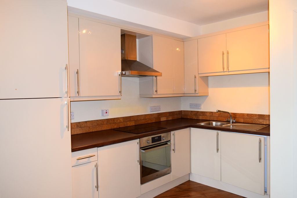 Property photo 2 of 7 Kitchen
