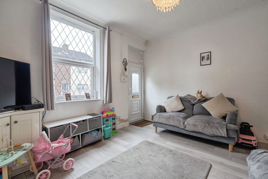 Property photo 2 of 20 Pbox-Img.Jpg