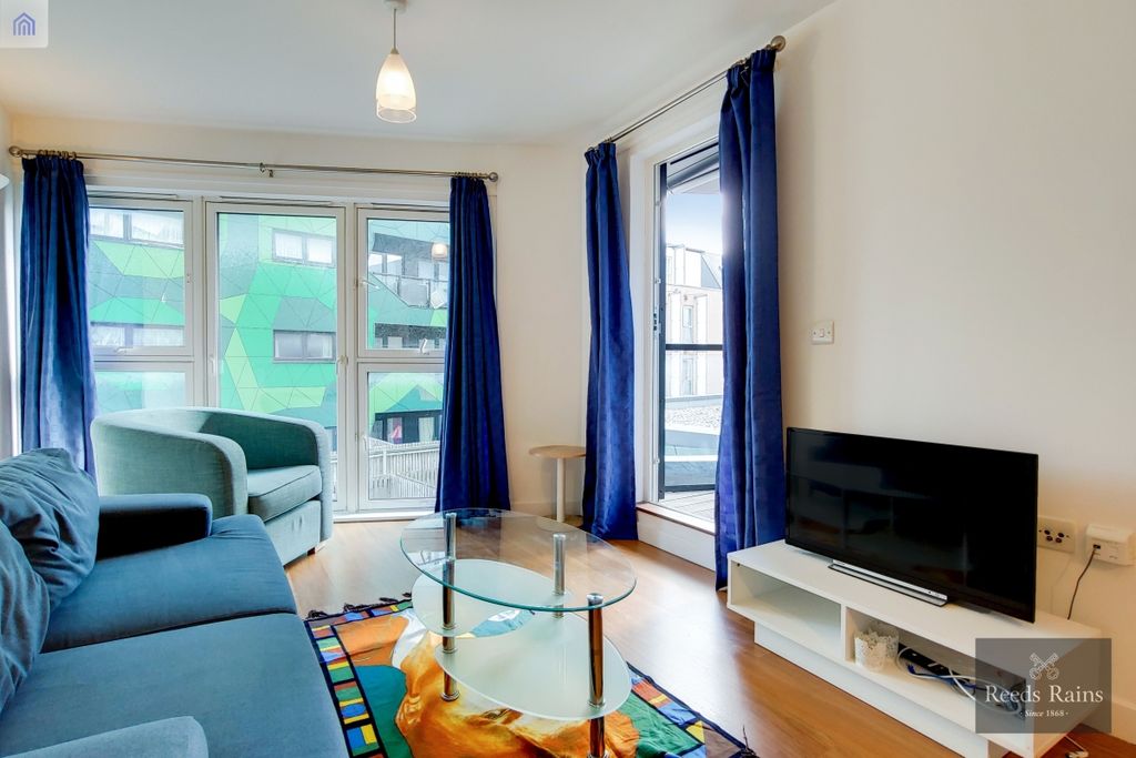 Property photo 1 of 11 Reception Room
