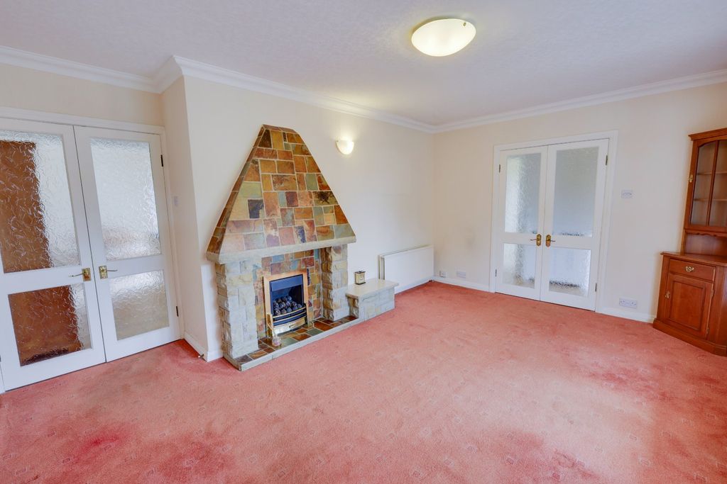 Property photo 2 of 16 Picture No. 13